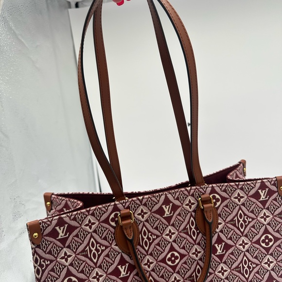 Louis Vuitton On the Go GM Since 1854 EUC - Picture 9 of 15